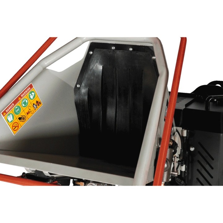 Benzínový štěpkovač LUMAG RAMBO HC15H – hydraulické podávání, 120 mm